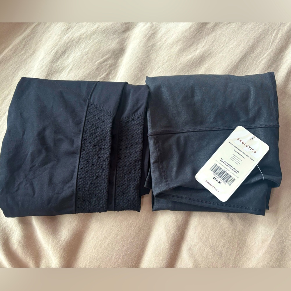 NEW Fabletics black leggings